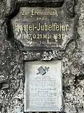 Gedenktafel für Carl Heinrich Nicolai und Wilhelm Leberecht Götzinger an einem Felsen an der Basteibrücke