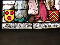 Inschrift mit der Jahreszahl 1537, dem Todesjahr der Stifter, und den Stifterwappen