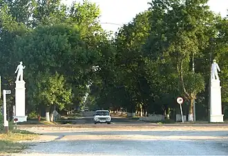 Einfahrt in die Siedlung