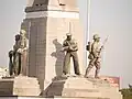 Statuen am Siegesdenkmal