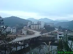 Blick auf Hulei und seine Mittelschule