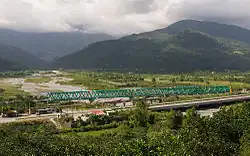 Brücke über den Fluss Hongye, hinten die Taitung-Linie der Eisenbahn, vorne die Provinzstraße 11