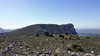 Blick vom Puig d’en Pelat im Osten auf den Bergrücken des Ferrutx