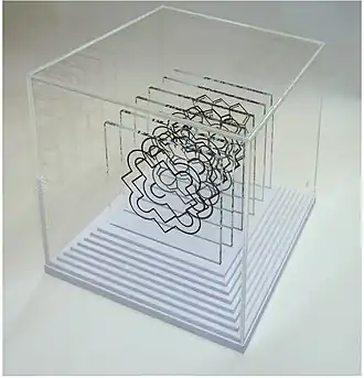 Porphyrin-Metamorphose Tischobjekt (2007)