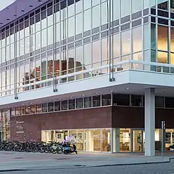 Außenansicht des ZfBK im Kulturpalast Dresden