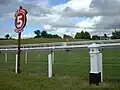 5 Furlong-Pfosten der Rennstrecke