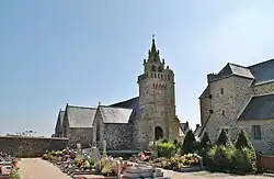 Dorfkirche Saint-Pierre und Friedhof