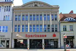 Das Gebäude des früheren Warenhauses Sternberg am Marktplatz in Spandau (2011)