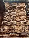 Gliederung und Figurenschmuck am Bhoramdeo-Tempel