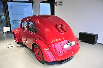 Heckansicht des Prototyps Porsche Typ 60 von 1936, Frontbild siehe oben