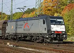 Die von MRCE angemietete 185 408 im Einsatz von TX Logistik in Köln-Gremberg.