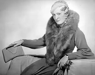 Fuchsstücken-Schalkragen, Ungarn (1930)