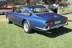 Kopie und Original: Monteverdi High Speed 375 S (links) und Ferrari 365 GT 2+2 (rechts)