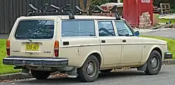 1975-1978 Volvo 245 DL station wagon