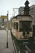 Museumsstraßenbahn­wagen Bauart TM 33 an der Haltestelle Türkischer Basar (1988)