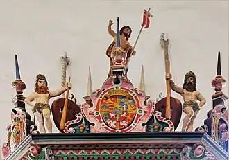 Schalldeckel mit zwei Riesen und dem auferstandenen Christus