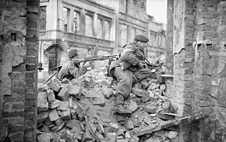 Britische Soldaten der 1st Special Service Brigade am 4. April 1945 in Osnabrück