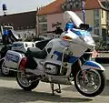 Motorrad in neuer blau-silberner Farbgebung