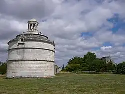 Taubenturm bei der Abtei von Montierneuf