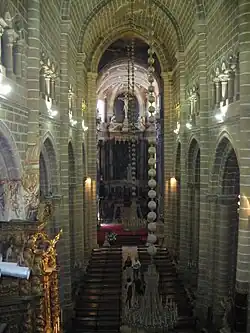 Mittelschiff zum Hauptaltar