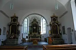 Innenansicht der katholischen Kirche