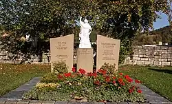 Grab Ida und Stefan Fink (* 2. September 1908 in Veringenstadt; † 12. August 2000 in Veringenstadt) Bürgermeister von 1945 bis 1966 und Unternehmer. Träger des Bundesverdienstkreuzes am Bande. Ehrenbürger von Veringenstadt.[18]