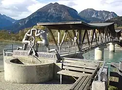 Hölzerner Innsteg zwischen Jenbach und Rotholz