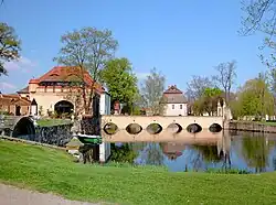 Sechsbogenbrücke zur Insel