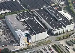 Links Halle 5, rechts Halle 6 und hinten rechts Halle 4