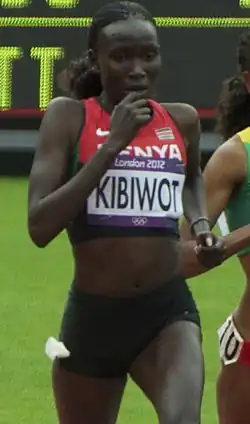 Vier Kenianerinnen auf den folgenden Rängen: Violet Kibiwot, Platz vier