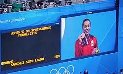 Laura Sánchez, die erste mexikanische Medaillengewinnerin im Kunstspringen der Damen