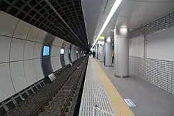 Obere Ebene des Odakyū-Tunnelbahnhofs