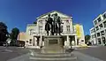 Das Denkmal auf dem Theaterplatz in Weimar (2013)