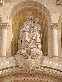 Maria in der Mitte der Schutzpatrone