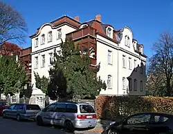 Typische Bebauung mit Mietvillen in Form von Kaffeemühlenhäusern am Wilden Mann