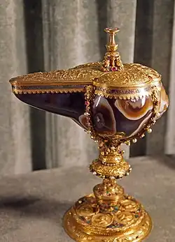 Achatschale, Gold, Email, Edelsteine, Perlen, Melchior Baier d. Ä., Nürnberg 1536; München Residenz.[128]