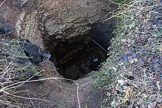 Blick in einen offenen Schacht