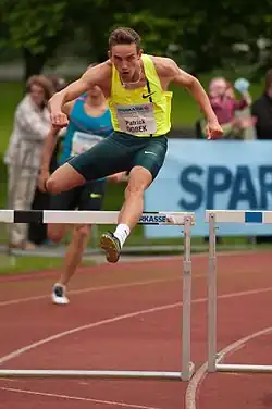 Patryk Dobek (hier als Hürdenläufer) – ausgeschieden als Sechster des sechsten Vorlaufs