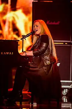 Amanda Somerville (2016)