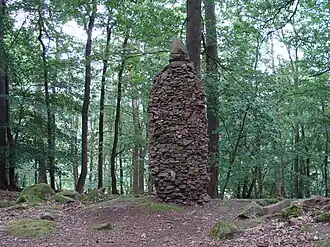 Steinsäule im Gipfelbereich