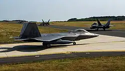 Mehrere F-22 Raptor im August 2018 auf Spangdahlem kurz vor ihrem Rückflug zur Tyndall AFB in Florida