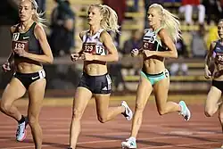 Camille Buscomb (rechts) – Rang zwölf Dominique Scott (Mitte) – Rang vierzehn