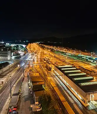 Einfahrgruppe und Zulaufbereich des RB II bei Nacht (2020)