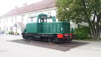 Rangiertraktor Skd 221 147, als Denkmal im Hadelands glassverk[3]