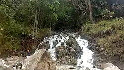 Der Tasibalu-Wasserfall