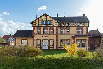 Die Nordostseite des Bahnhofs Wanfried im April 2023.