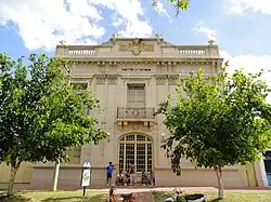 Kulturzentrum „Kadima“ mit Theater und Bibliothek