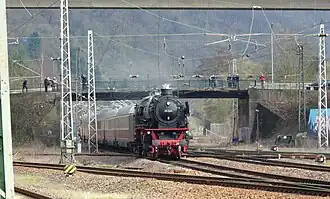 Dampflok 41 360 mit dem TEE Rheingold unter der Pfeiffersbrücke (2010)