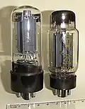 Rechts: Strahlpentode Typ 6L6 (1957)