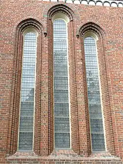 Marienkirche, 1248 (d), Neukloster, Mecklenburg: Drei­fenster­gruppe des Chorgiebels